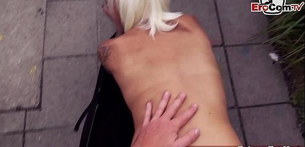  Deutsche schlanke blonde sekretärin Milf mit tattoos beim amateur Outdoor POV fick
